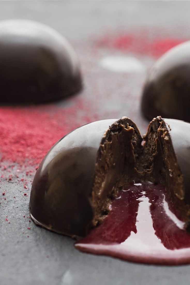 ELEGANT CHOCOLATE MOUSSE WITH SHINY FINISH